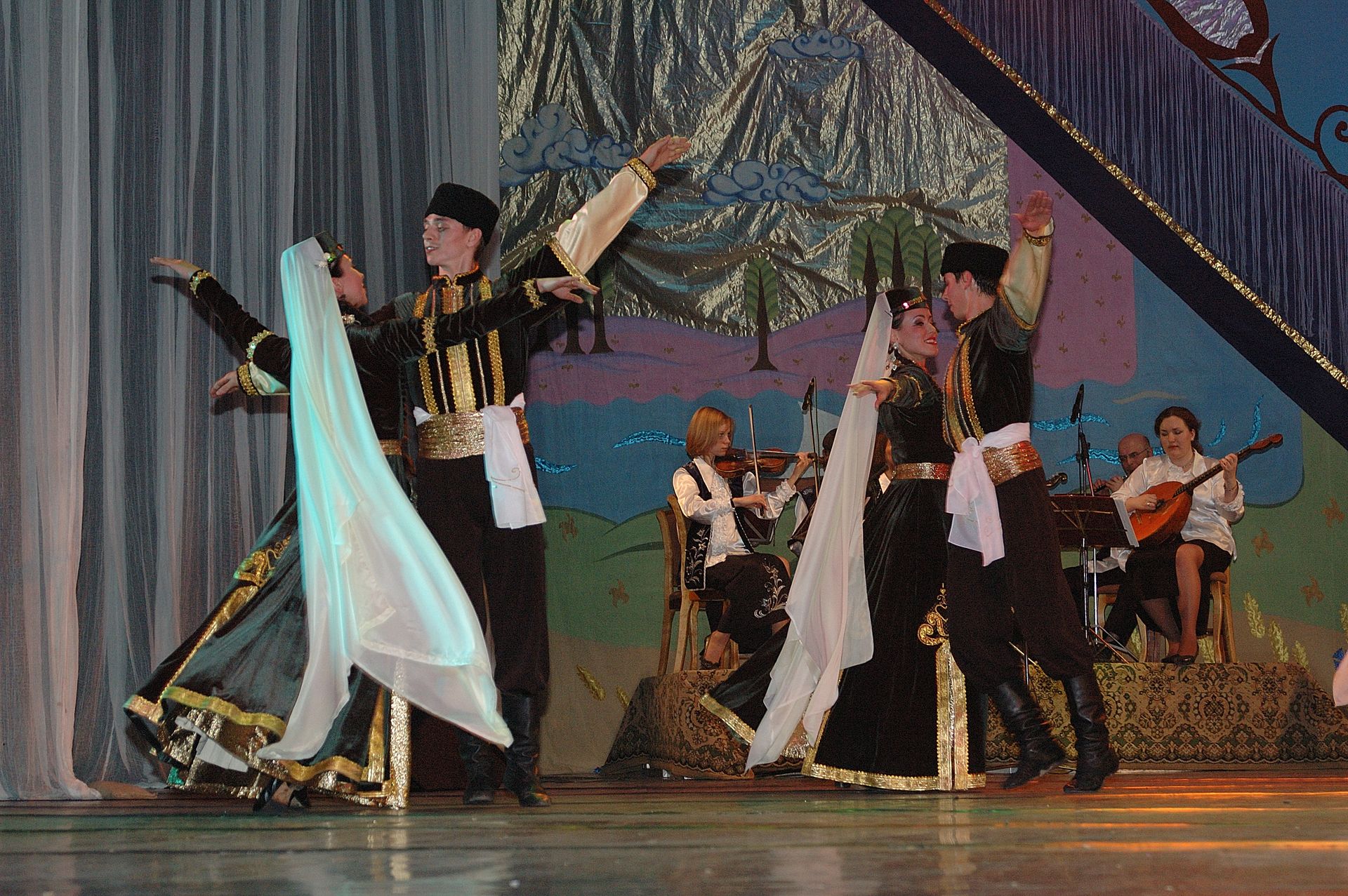 Танец Крымских татар “Бахчисарайская Хайтарма”